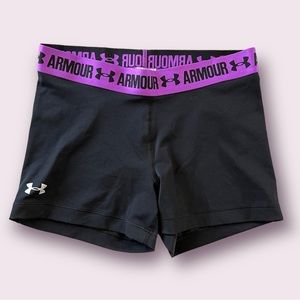 Under Armour Shorty Shorts - Small
